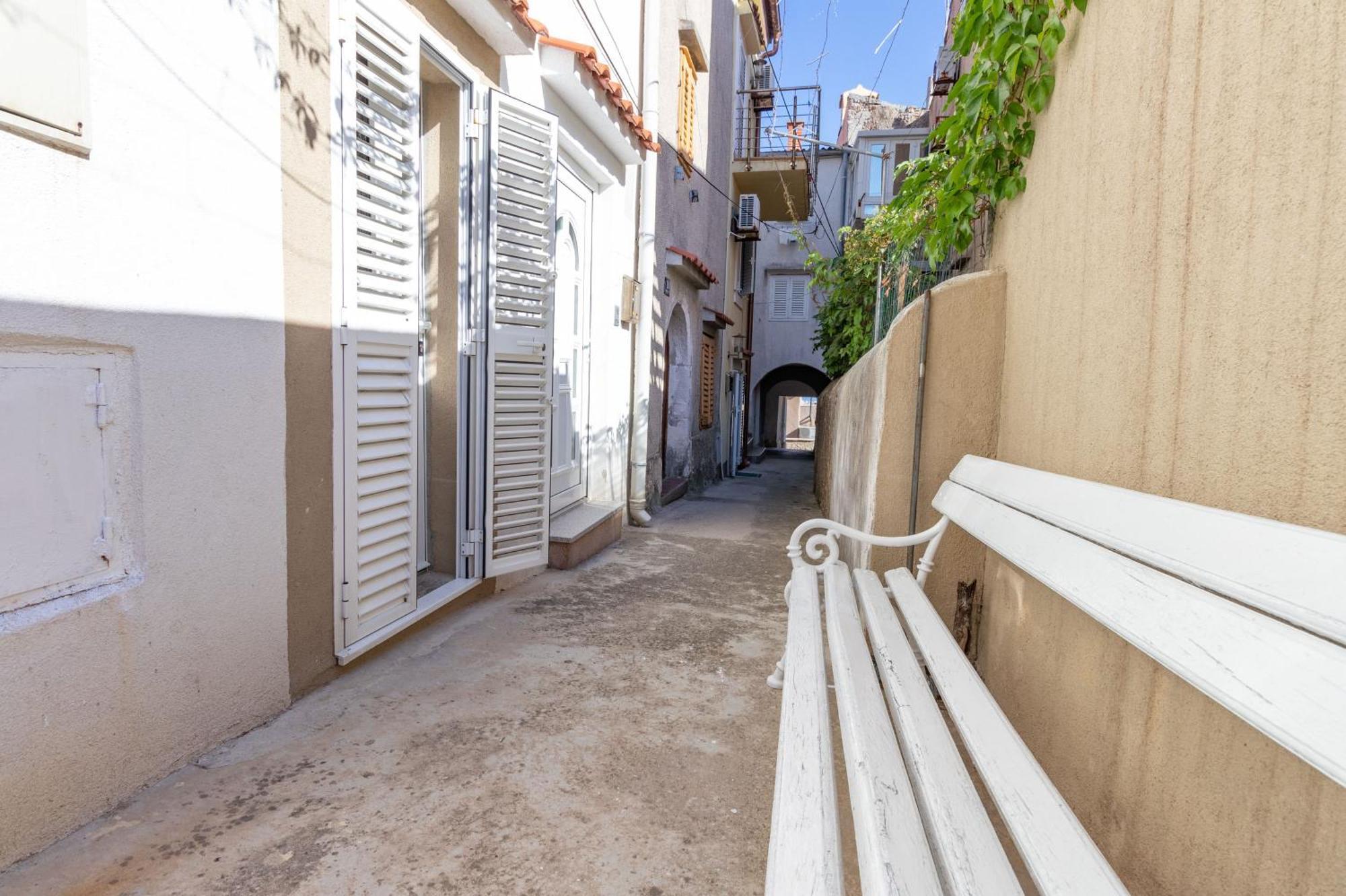 Ulica Dvori Narca 12 Apartment 4+2 Per. Baška Exterior foto